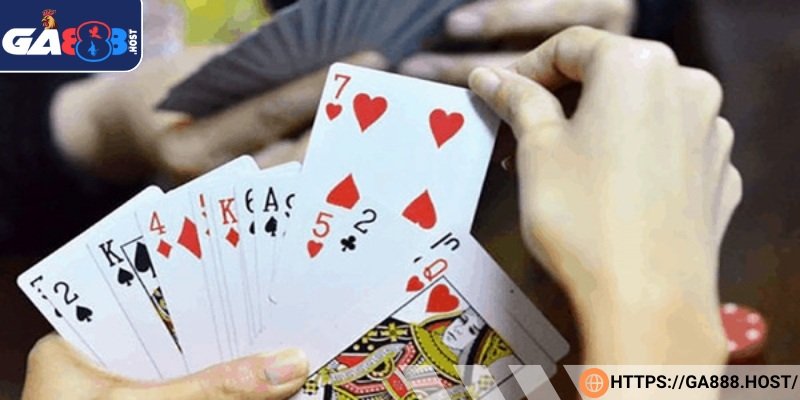 Bài ù 9 lá là một trò chơi bài phổ biến sử dụng bộ bài Tây 52 lá